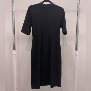 Old Navy Women’s Classic Black Midi Dress Mock Turtleneck Short Sleeve Size M